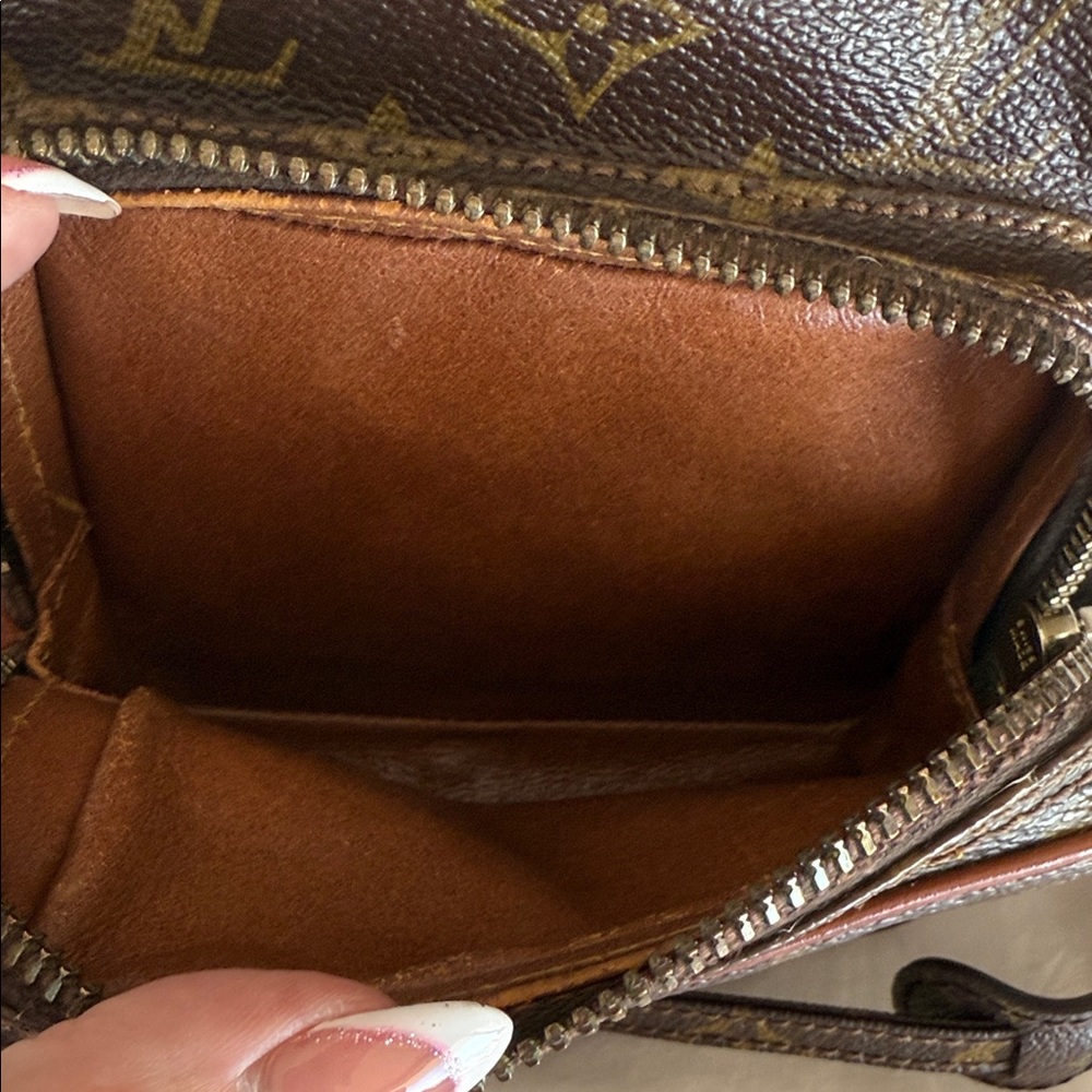 Louis Vuitton Monogram Amazone Messenger Bag - Picture 6 of 13